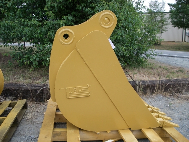 18\" excavator bucket by USA Attachments, built for your machine specifications