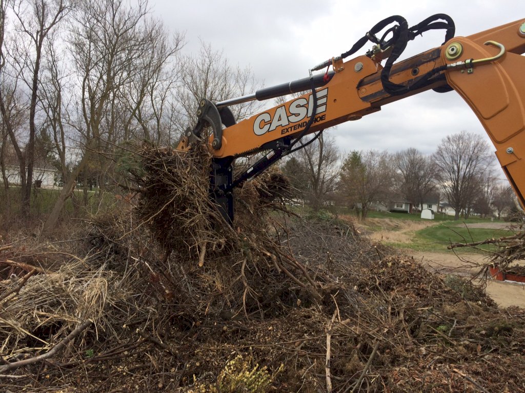 Ht1035 hydraulic excavator thumb on case extenda hoe 1