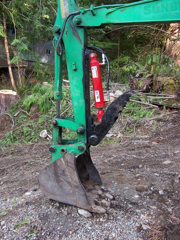 8\"x30\" mini hydraulic thumb installed on takeuchi tb025 mini excavator