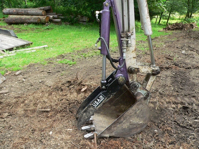 Mini ht830 hydraulic thumb with after market paint job