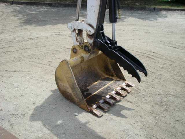 Side profile of the HT830 mini excavator thumb