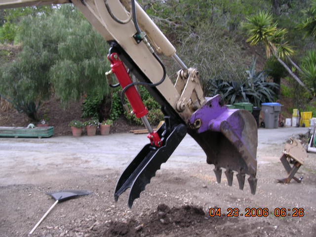 Hydraulic HT830 hydraulic excavator thumb by USA Attachments