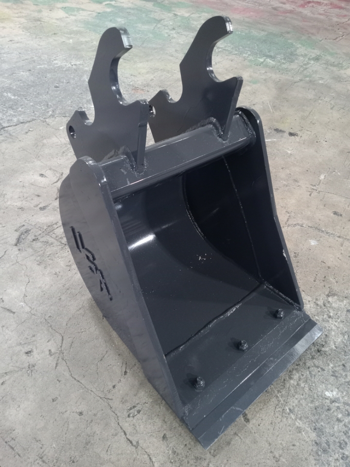 18 inch excavator ditching bucket with bolt on edge fits Kubota KX033 $1,298