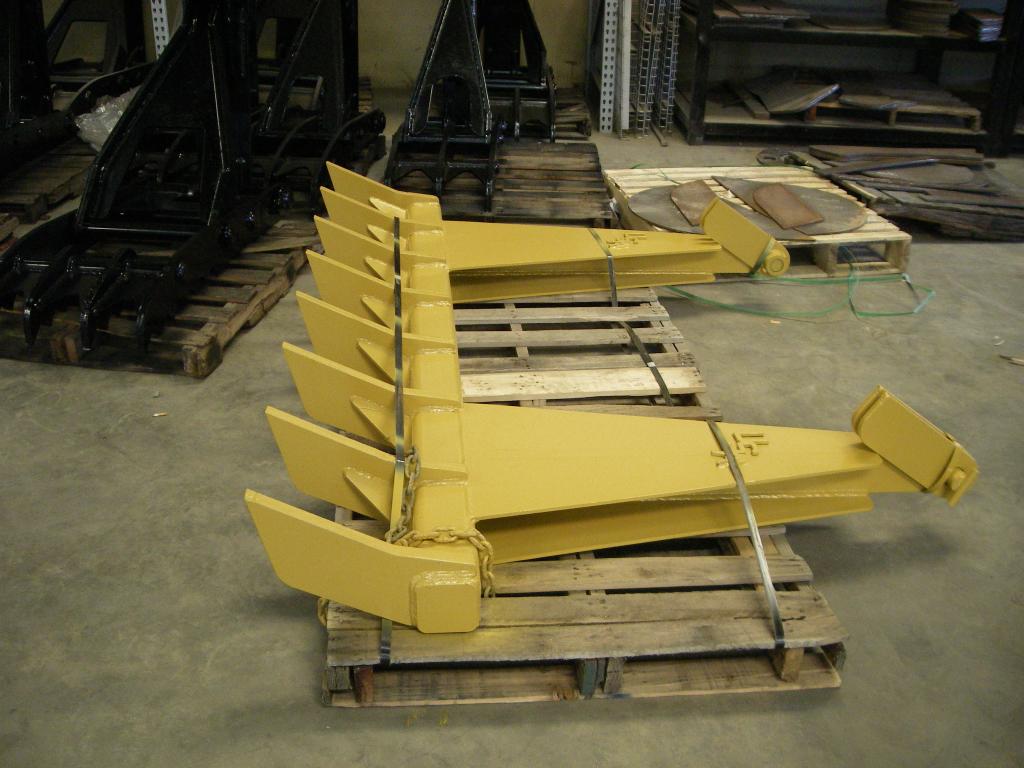 Dr 92 8 5x5 20 dozer root rake