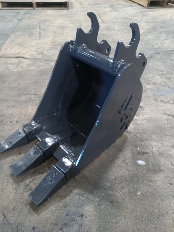 12 inch mini excavator bucket fits machines 4000 to 5000lbs 1