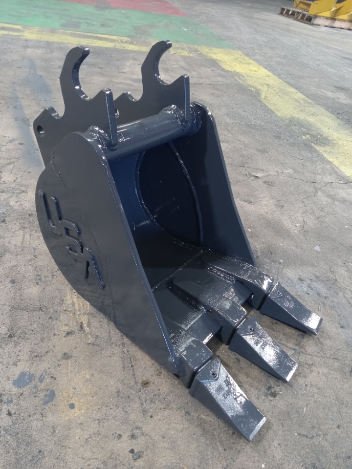 12 inch mini excavator bucket fits machines 4000 to 5000lbs 2