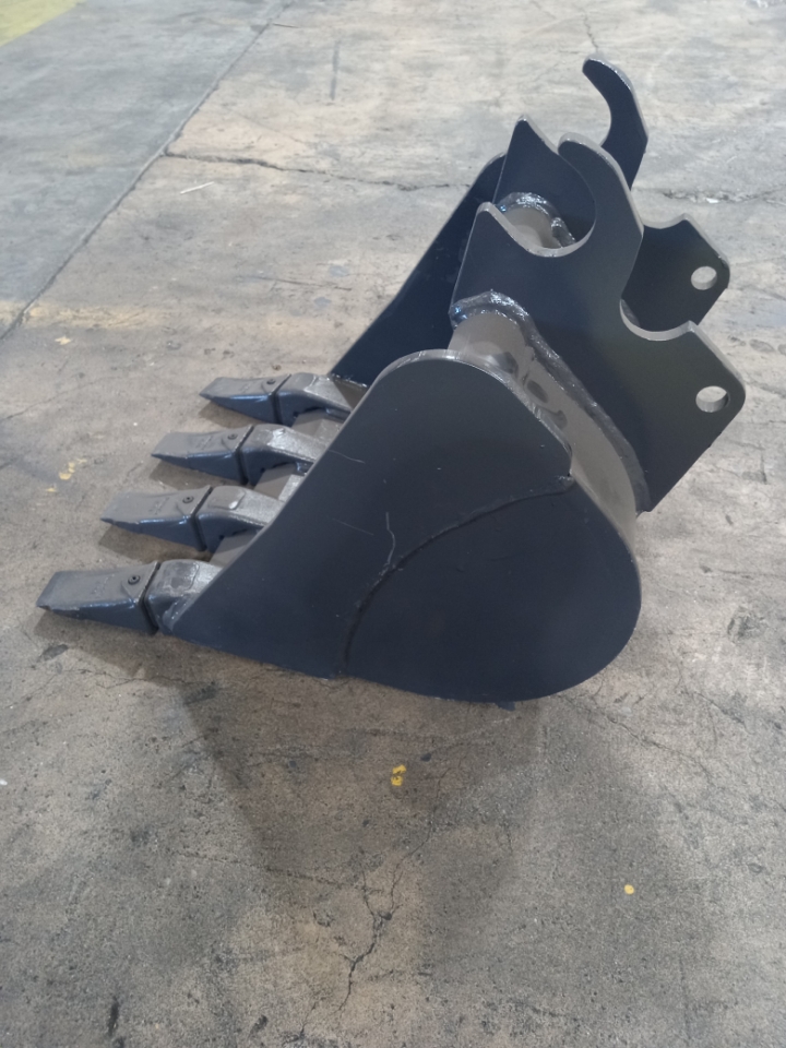 16 inch mini excavator bucket for machines 4000 to 5000lbs 2