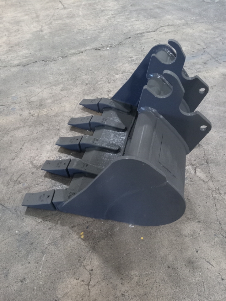 24 inch mini excavator bucket fits machines 4000 to 5000lbs 3