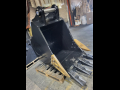 eb4536 36 inch excavator bucket pins side cutters not included