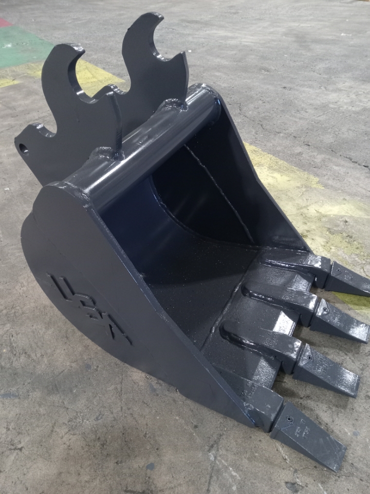 18 inch mini excavator bucket fits machines 5000 6000 lbs 1