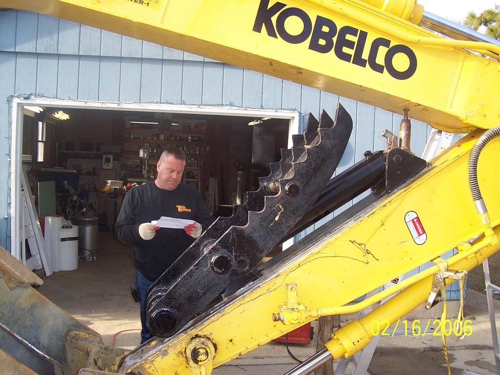 Kobelco Hydraulic Thumb with HT1850 installed