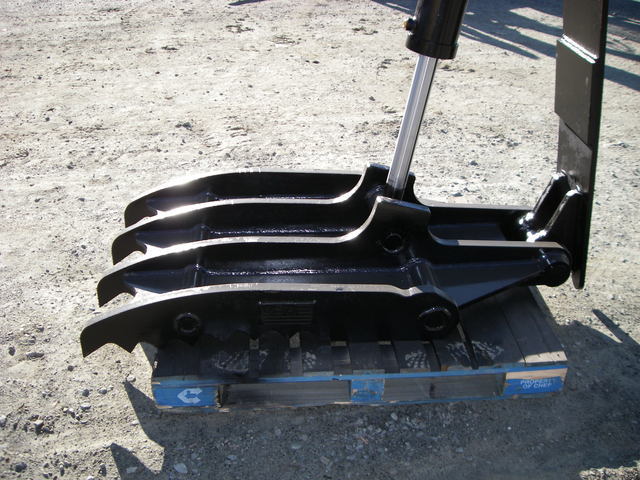 30" x 62" Hydraulic Excavator Thumb for excavators 50,000 - 60,000 lbs. MADE IN THE USA.