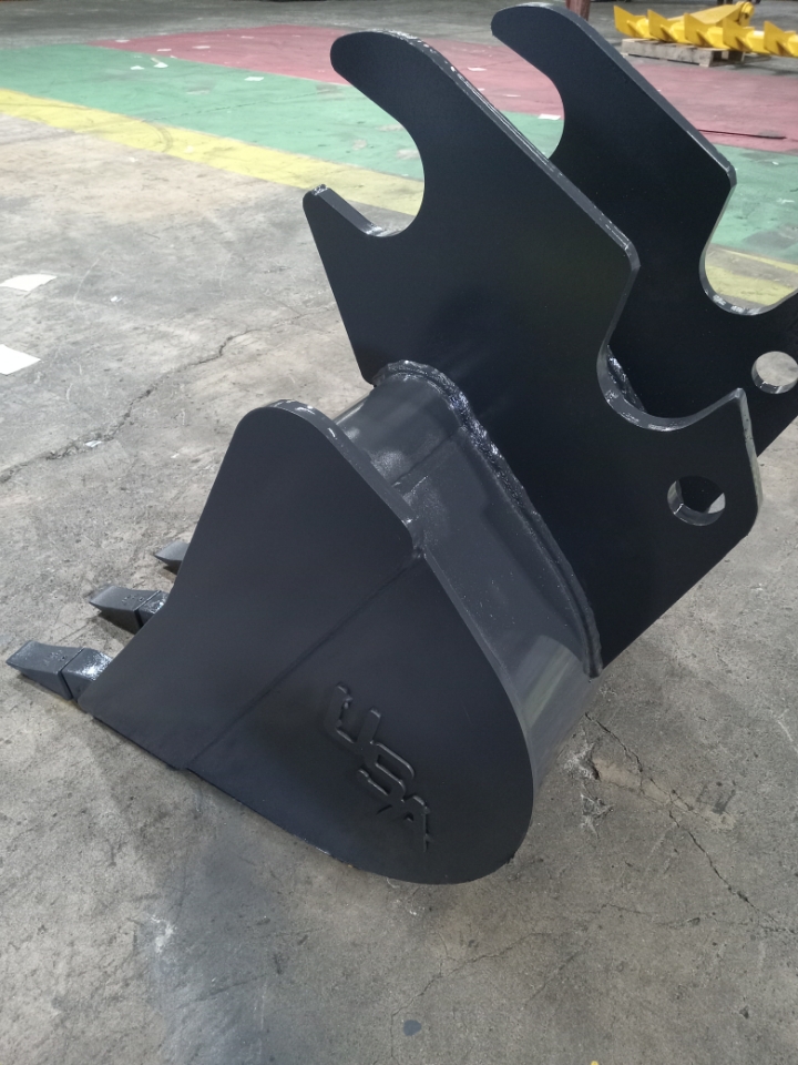 24 inch mini excavator bucket fits Kubota KX057 U55 U48 1