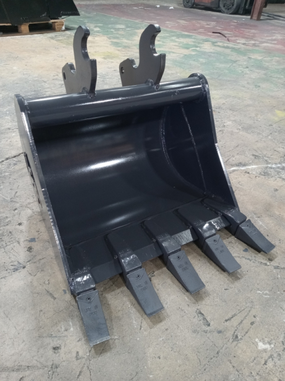 24 inch excavator bucket fits Kubota u25 u27 1