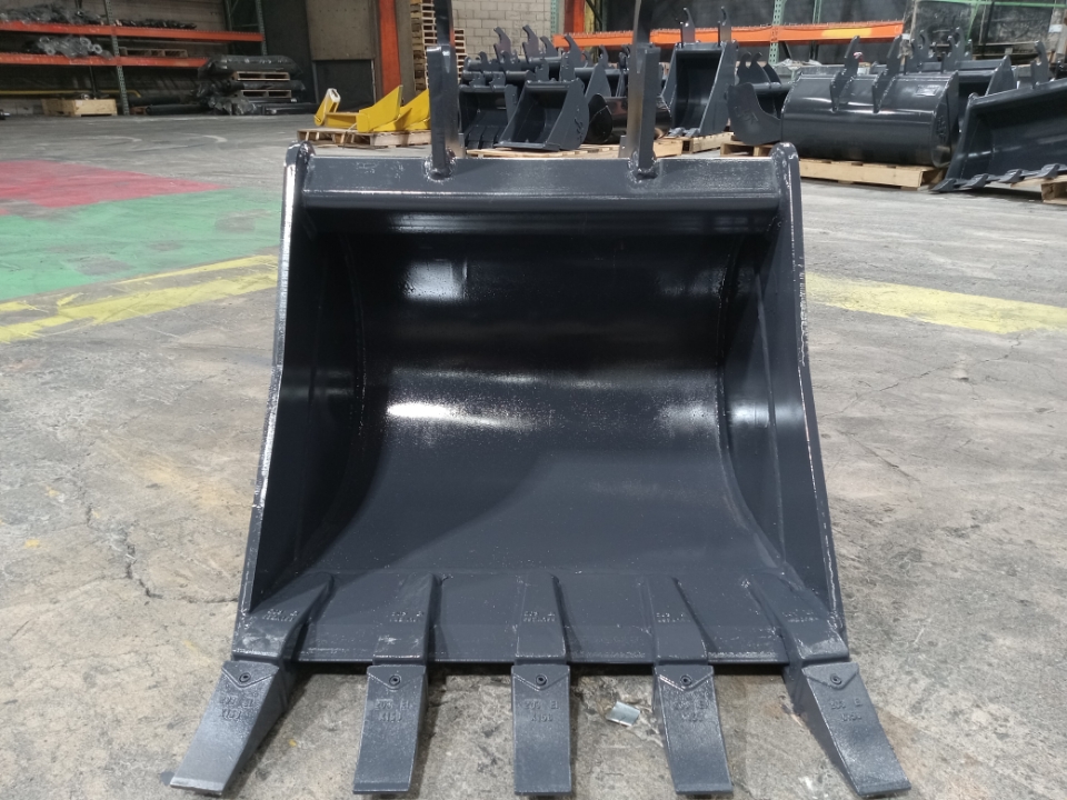 24 inch excavator bucket fits Kubota KX 040 quick attach_1358