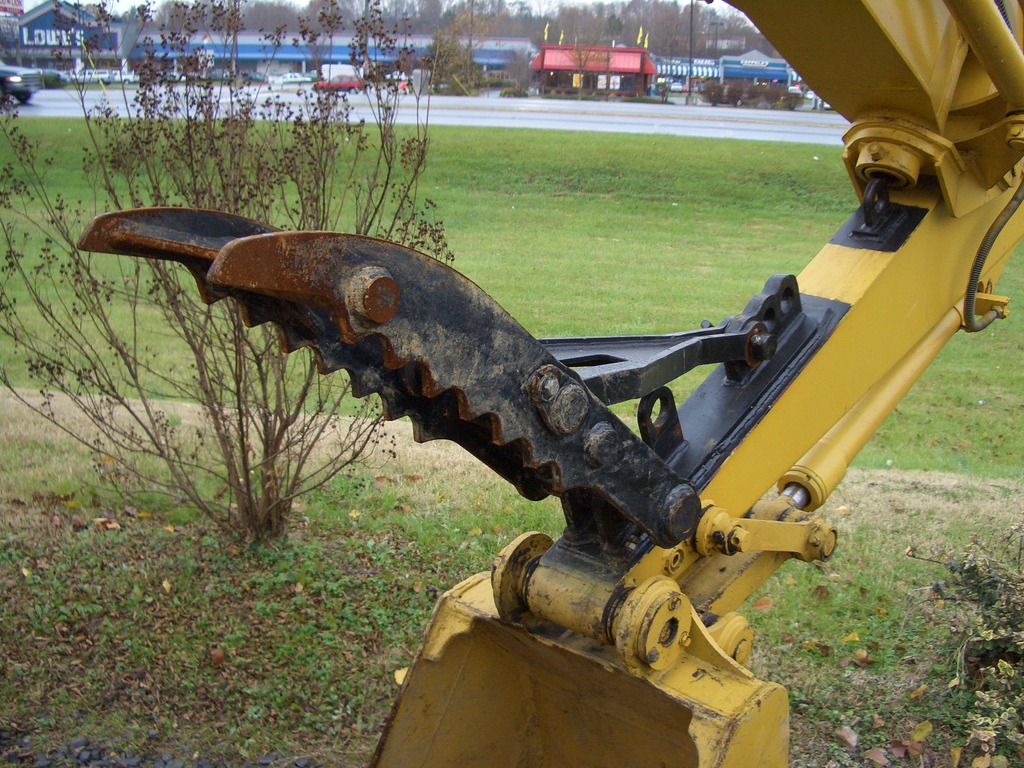 USA Attachments MT1240 excavator thumb