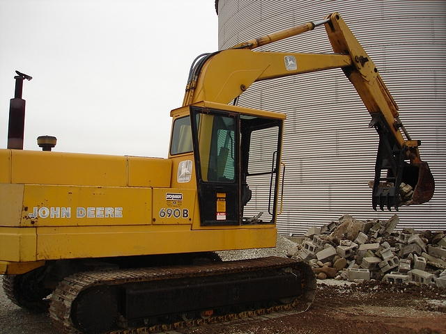 mt2458 excavator thumb 12