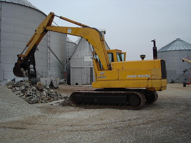 mt2458 excavator thumb 13