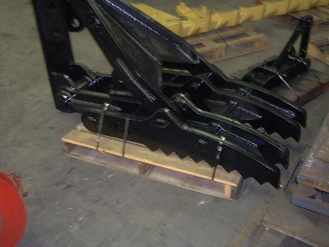 Black MT3070 excavator thumb on a pallet