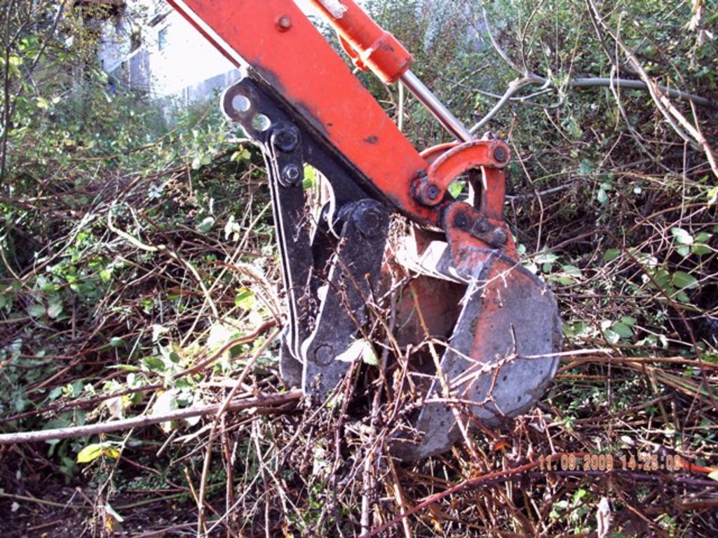 mt618 mini excavator thumb 20