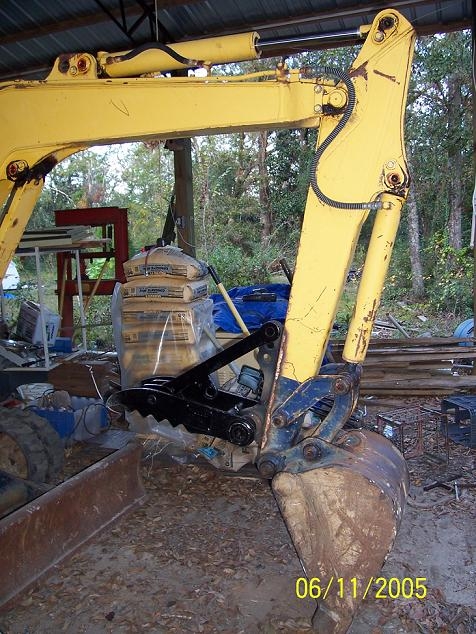 MT824 mini excavator thumb welded on a machine