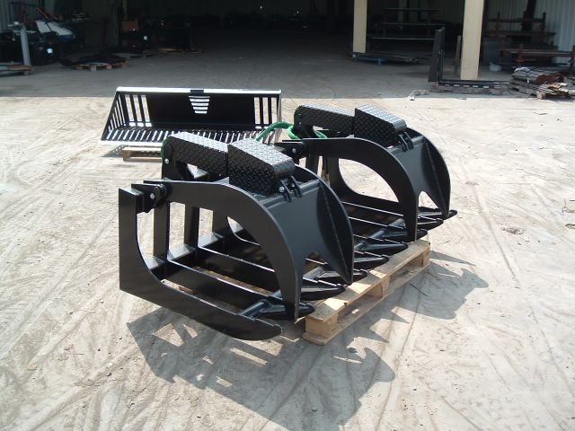 Skid steer xtreme root grapple 1